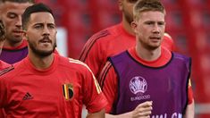 Problemas para Bélgica: Kevin De Bruyne y Eden Hazzard se pelearon en un entrenamiento. Problemas para Bélgica: Kevin De Bruyne y Eden Hazzard se pelearon en un entrenamiento.