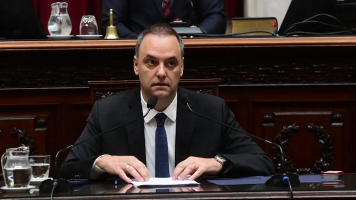 La oposición pidió posponer la sesión para tratar la interpelación de Manuel Adorni en Diputados