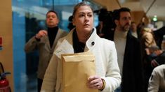 Caroline Darian, la hija de Gisèle Pelicot, denunció que también fue violada por su padre. Caroline Darian, la hija de Gisèle Pelicot, denunció que también fue violada por su padre.