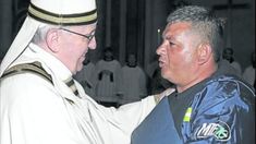 Sergio Sánchez junto al papa Francisco. Sergio Sánchez junto al papa Francisco.