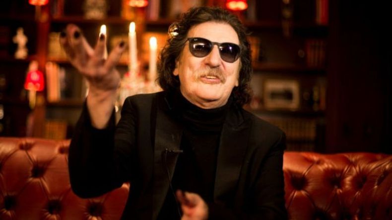 Charly García brindó en un show pequeño en el Hotel Faeona e hizo delirar a los presentes