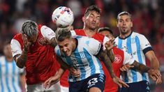 Racing se llevó el triunfo en el último clásico de Avellaneda ante Independiente. Racing se llevó el triunfo en el último clásico de Avellaneda ante Independiente.