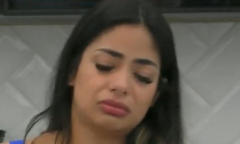 Daniela no pudo contener las lágrimas.