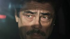 Benicio del Toro interpeta a un detective que deberá resolver un crimen con muchos giros inesperados.