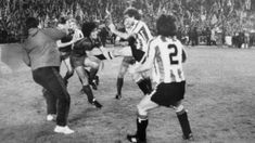 La camiseta de Maradona en Barcelona será subastada y tiene una base de 30.000 dólares La camiseta de Maradona en Barcelona será subastada y tiene una base de 30.000 dólares