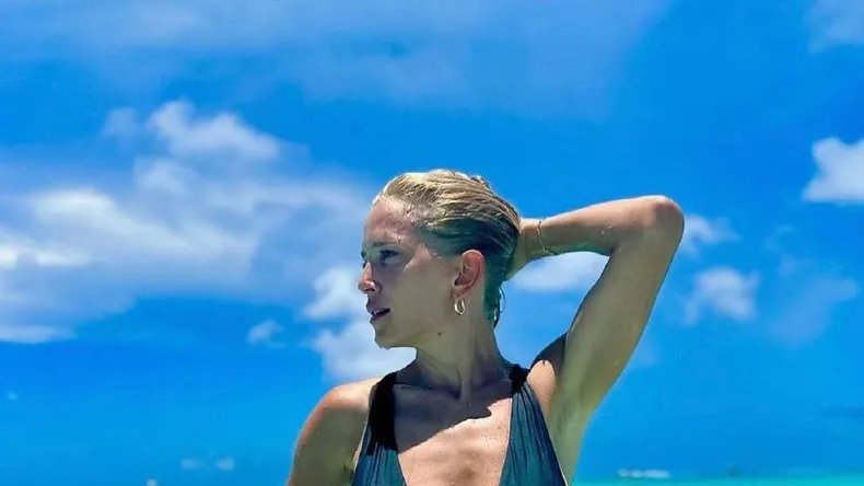 Lusiana Lopilato mostró un short de jean ideal para ir a la playa en verano