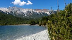 Un lago de origen glaciar, que forma parte de una de las Reservas más grandes de la Argentina Un lago de origen glaciar, que forma parte de una de las Reservas más grandes de la Argentina