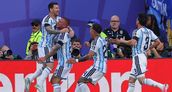 Messi festejando el triunfo de la Scaloneta ante Suiza este sábado 11 de julio en Kansas.