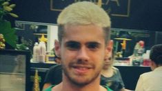 Promesa cumplida: Gastón Soffritti se tiñió el pelo de platinado por el club de sus amores Promesa cumplida: Gastón Soffritti se tiñió el pelo de platinado por el club de sus amores