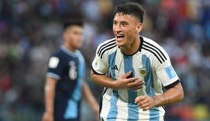 Véliz convirtió el primer gol de la Selección.