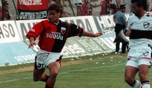 Suárez jugó varios años en Colón de Santa Fe. Suárez jugó varios años en Colón de Santa Fe.