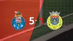 Con hat-trick de Mehdi Taremi, Porto goleó a Arouca 5-1