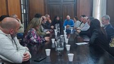 La reunión se produjo en la Secretaría de Trabajo, en la Ciudad de Buenos Aires. La reunión se produjo en la Secretaría de Trabajo, en la Ciudad de Buenos Aires.