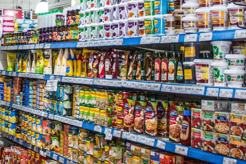 Alertan por la caída del consumo en las provincias del interior del país.