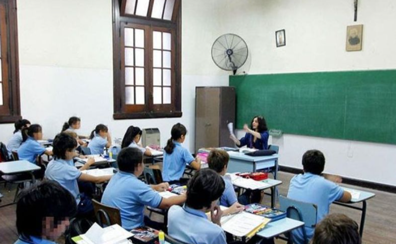 El beneficio se destinará a quienes ejercen la responsabilidad parental de estudiantes de hasta 18 años.