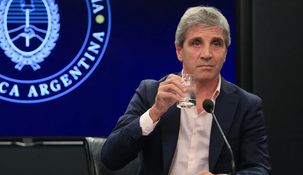 Luis Caputo afirmó que la política es un negocio para muchos.
