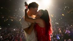 Santi Maratea confesó lo que pensó durante el beso con Lali Espósito. Santi Maratea confesó lo que pensó durante el beso con Lali Espósito.