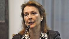 Diana Mondino es dueña de un banco y firmó el DNU que desregula el sistema financiero.