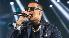 Daddy Yankee dará un show gratuito en la cancha de Chacarita. Daddy Yankee dará un show gratuito en la cancha de Chacarita.