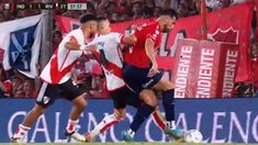 El Kun Agüero posteó dos emojis riéndose junto a la falta de González Pirez a Ávalos dentro del área El Kun Agüero posteó dos emojis riéndose junto a la falta de González Pirez a Ávalos dentro del área