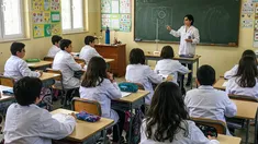 La acreditación de la escolaridad es un requisito central para acceder al beneficio. La acreditación de la escolaridad es un requisito central para acceder al beneficio.