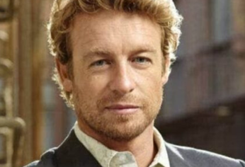 Simon Baker, protagonista de El mentalista, sorprendió con su nueva imagen a los 57 años y una apariencia alejada de la que lucía en la exitosa serie.