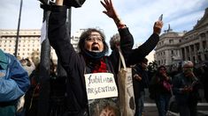 Ningún camino puede ser deseable si implica pegarle a niños y abuelos, expresaron desde el Frente Renovador.