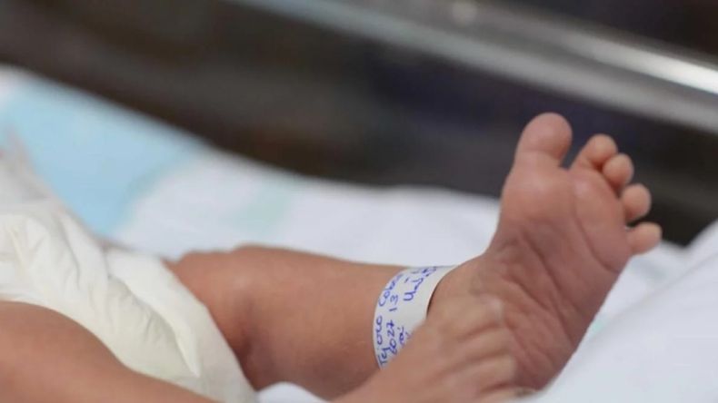La primera bebé nacida en Argentina en 2024 fue Delfina Nashira Aleuy Mancilla en El Calafate