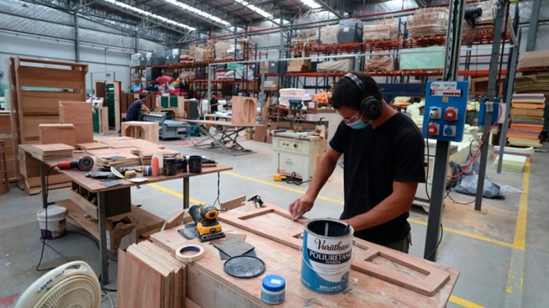 El sector manufacturero perdió 45.812 empleos entre julio de 2023 y julio de 2024.