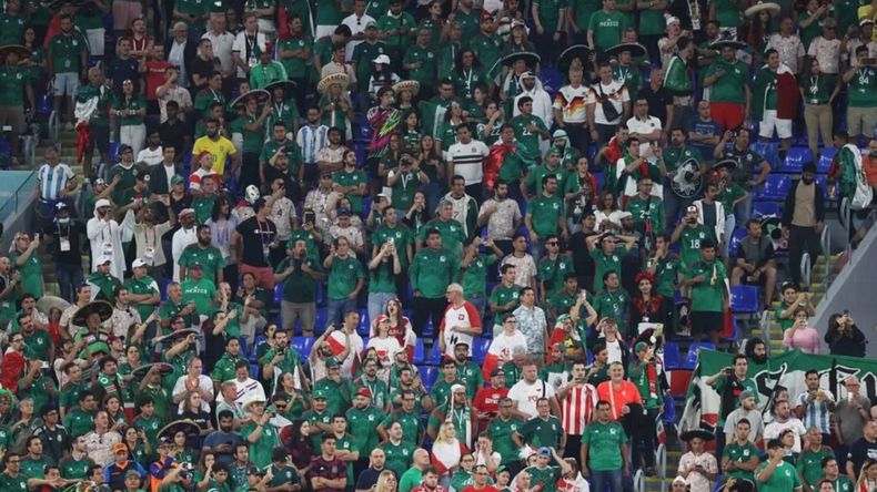 Miles de hinchas aztecas llegaron a Qatar.