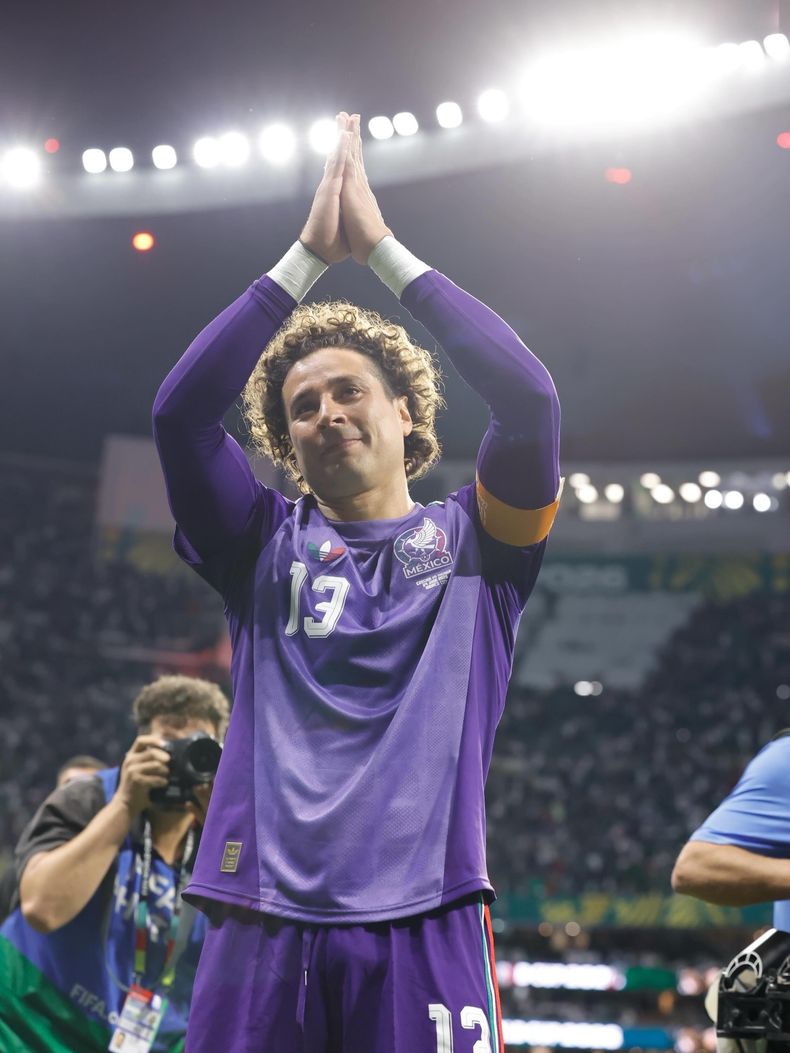 Memo Ochoa se despidió del público en redes.