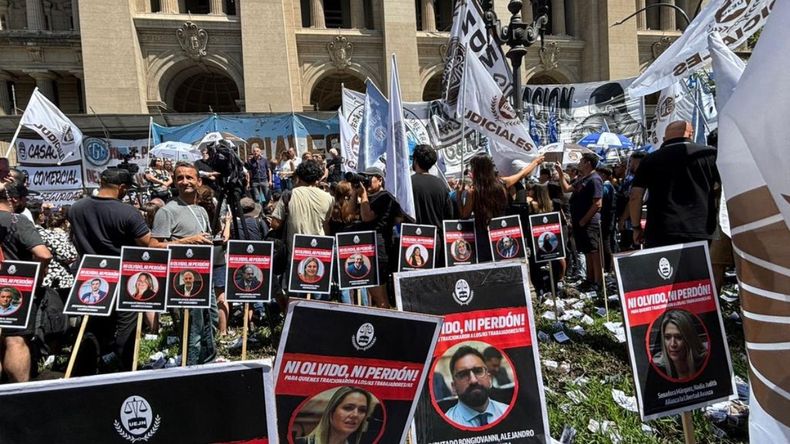 Imágenes de la movilización de judiciales frente a Tribunales publicadas por la CGT.