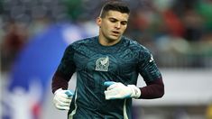 Julio González, en el calentamiento previo al partido ante Jamaica. Julio González, en el calentamiento previo al partido ante Jamaica.