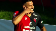 El festejo de Wanchope Ábila tras marcarle un golazo a Aldosivi. El festejo de Wanchope Ábila tras marcarle un golazo a Aldosivi.