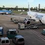 El conflicto entre la mujer y los empleados de la aerolínea Jetsmart comenzó en zona de embarque. El conflicto entre la mujer y los empleados de la aerolínea Jetsmart comenzó en zona de embarque.