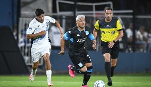 Maxi Salas fue la figura de Racing en la goleada sobre San Martín de Burzaco.