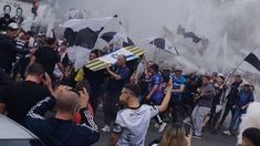 Hinchas de All Boys fueron detenidos por actitudes antisemitas en la previa al partido con Atlanta. Hinchas de All Boys fueron detenidos por actitudes antisemitas en la previa al partido con Atlanta.