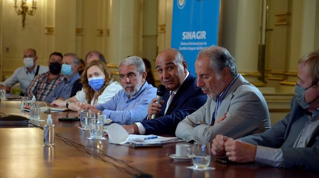 Aníbal Fernández y Juan Manzur dejaron en claro la estrategia ante los riesgos causados por el calor.