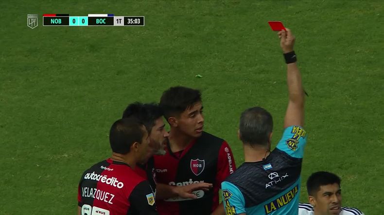 Video: así fue el codazo de Sforza por la que se fue expulsado en Newells&nbsp;