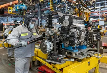 Según el Indec, algunos sectores industriales muestran recuperación.