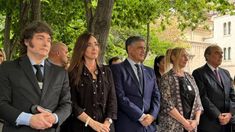 Milei compartió una foto que subió Villarruel tras la reunión de Gabinete en su centésimo día al frente del gobierno.