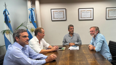 Massa se reunión con Bordet y analizaron el debate de la Ley Ómnibus en el Congreso.