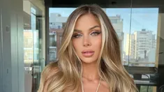 Romina Malaspina lució una microbikini brillosa que marca tendencia. Romina Malaspina lució una microbikini brillosa que marca tendencia.