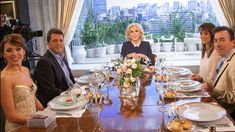 Mirtha en una mesa sin polémica, mucho mediático y demasiada política Mirtha en una mesa sin polémica, mucho mediático y demasiada política