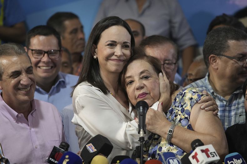 María Corina Machado junto a Corina Yoris.