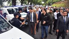 Los primeros móviles policiales fueron recibidos por Pullaro en la Avenida Belgrano frente al Anfiteatro de Rosario. Los primeros móviles policiales fueron recibidos por Pullaro en la Avenida Belgrano frente al Anfiteatro de Rosario.