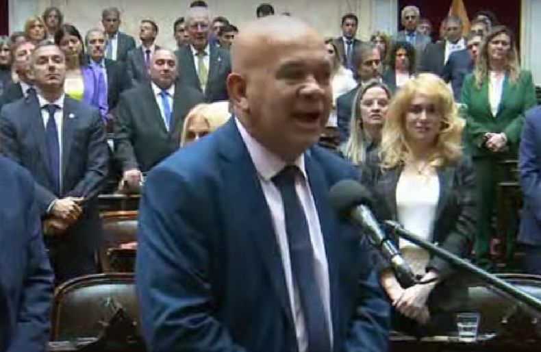 Un excombatiente de Malvinas renovó su banca en diputados y criticó a Milei por admirar a Margaret Thatcher