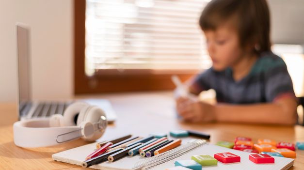 La Ayuda Escolar Anual se entrega antes de que comience el ciclo lectivo.