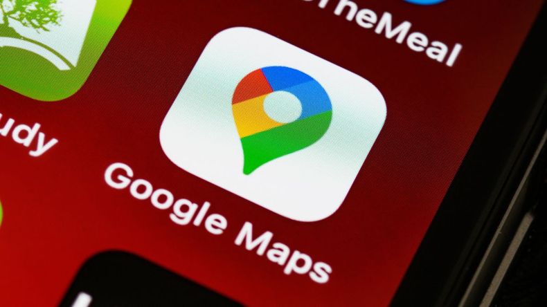 La conocida aplicación de mapas, Google Maps, se actualiza para integrar datos climáticos mientras se maneja