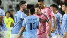 Duelo de gigantes: Messi vs. Moralez. Duelo de gigantes: Messi vs. Moralez.